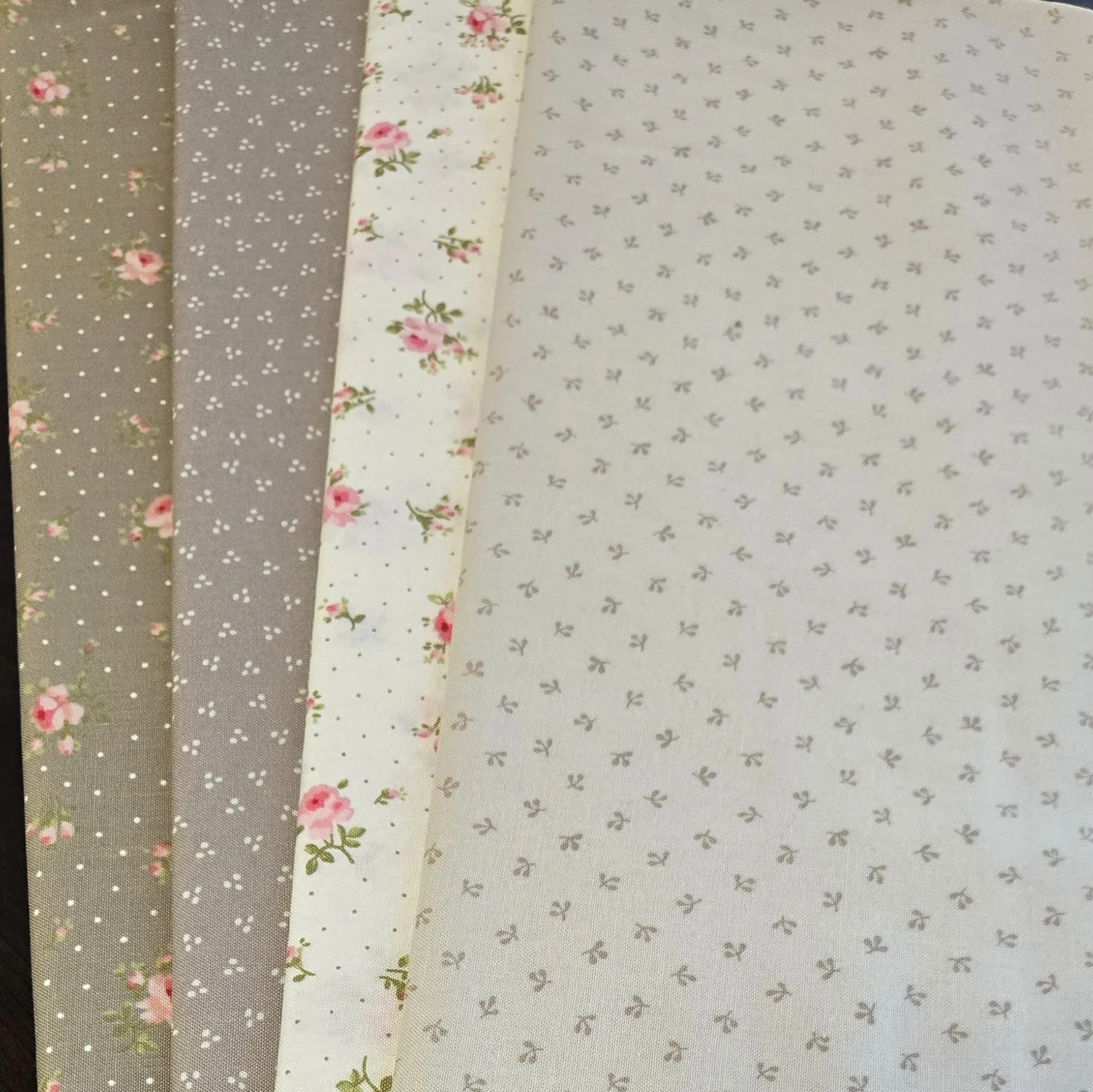 Matt's Mystery Bundles - 4.002 yards - Rosebuds - Assorted Remnants
