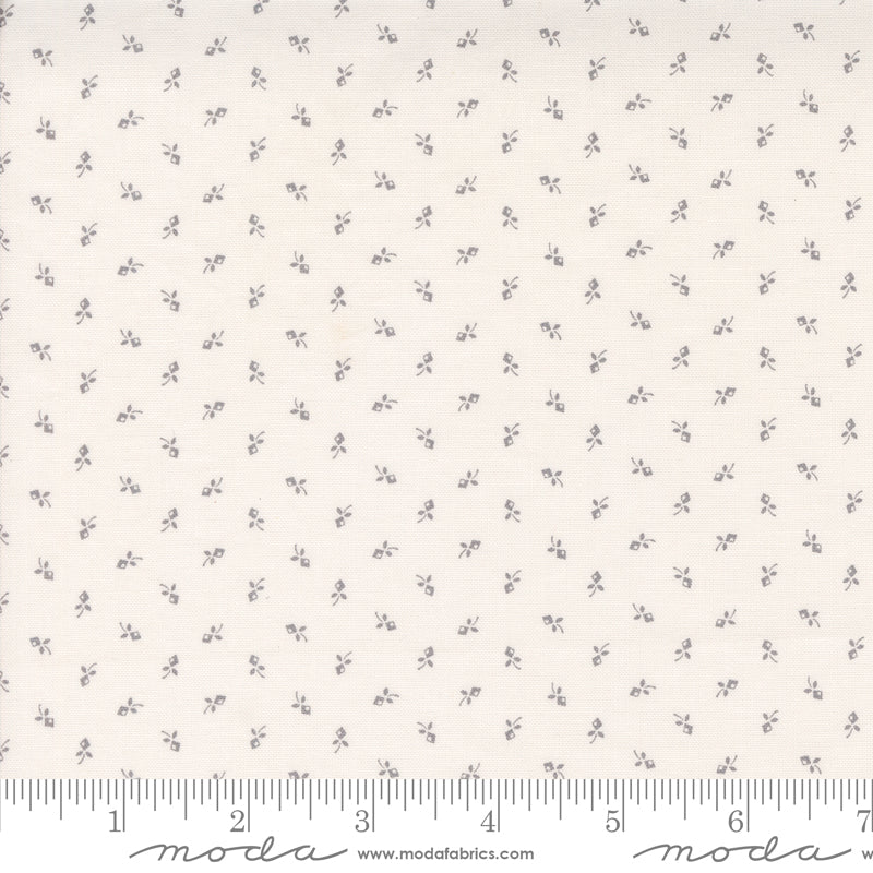 Moda Pre-Cut 25 Piece Fat Quarter Bundle  - Itty Bitty BG Gatherings - Image 10