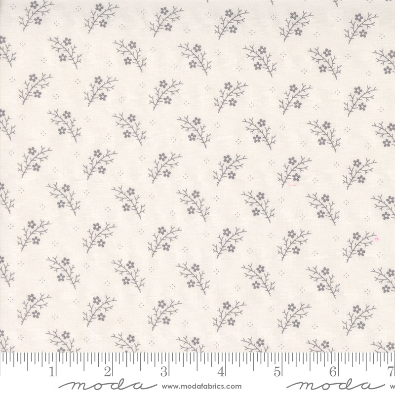 Moda Pre-Cut 25 Piece Fat Quarter Bundle  - Itty Bitty BG Gatherings - Image 29